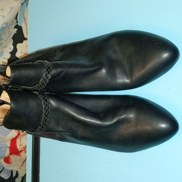 Faux Leather Ankle boot heels - Picture 2 of 7